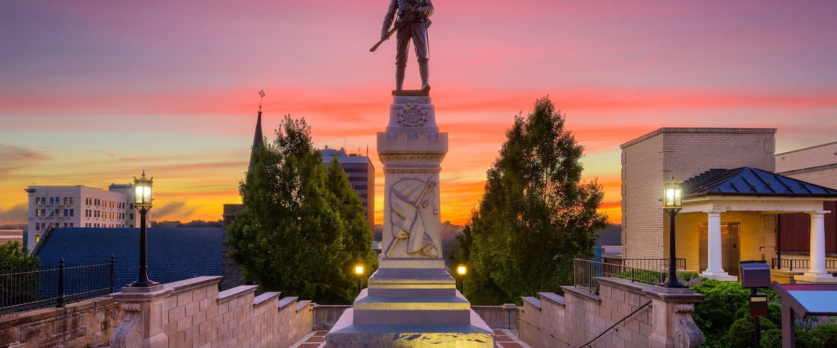 Lynchburg, Virginia, USA cityscape at Monument Terrace.