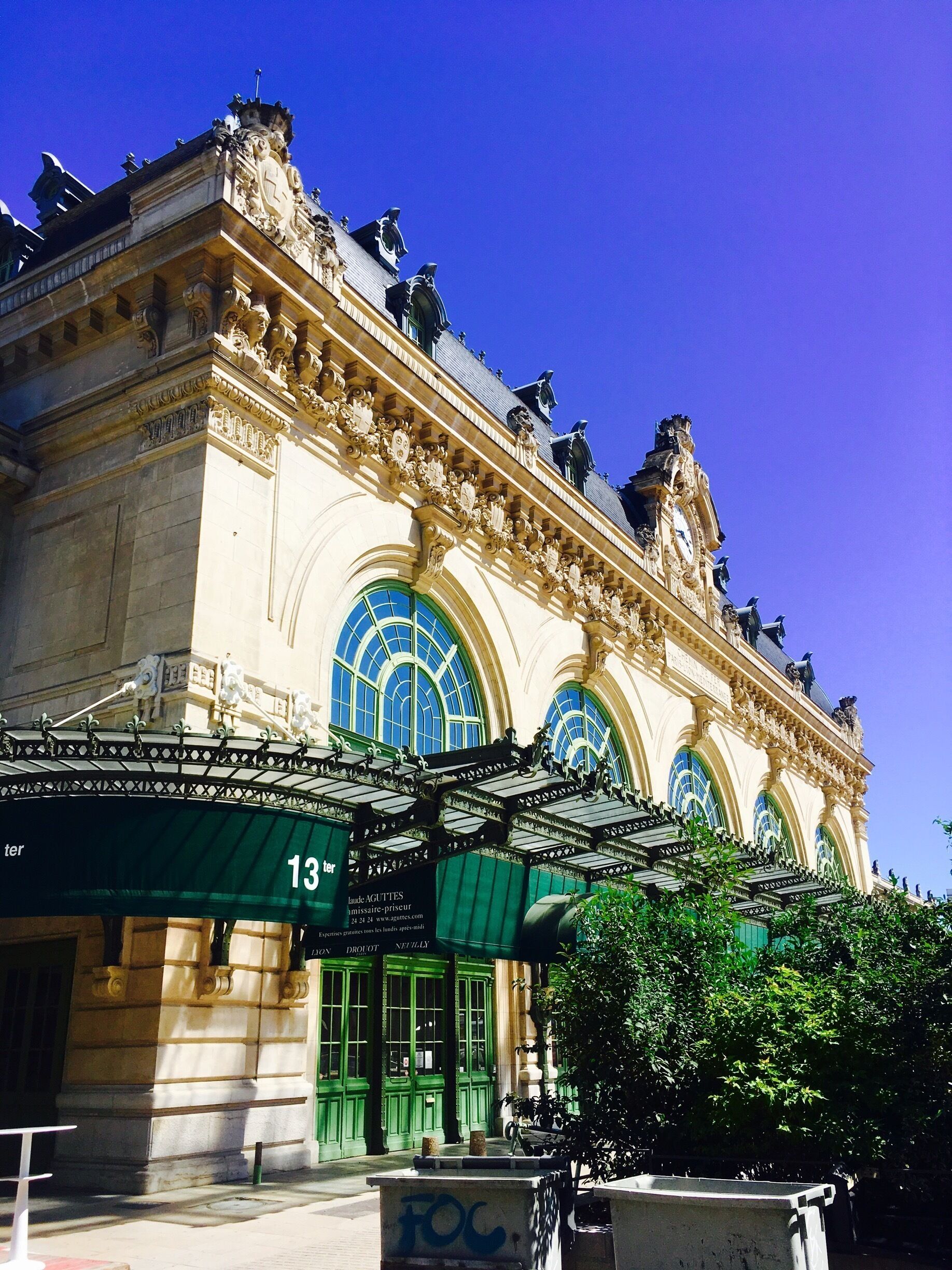 Beautiful building "Les Brotteaux" in Lyon. 