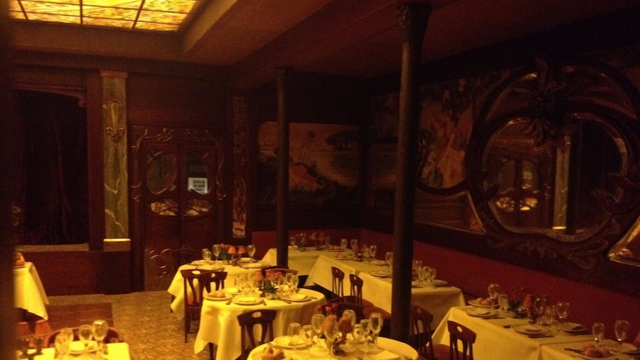 The museum houses an excellent collection of miniatures. The photo shows 'Maxim's' restaurant in Paris. It is definitely worth a visit and it is a museum that kids will love as well.