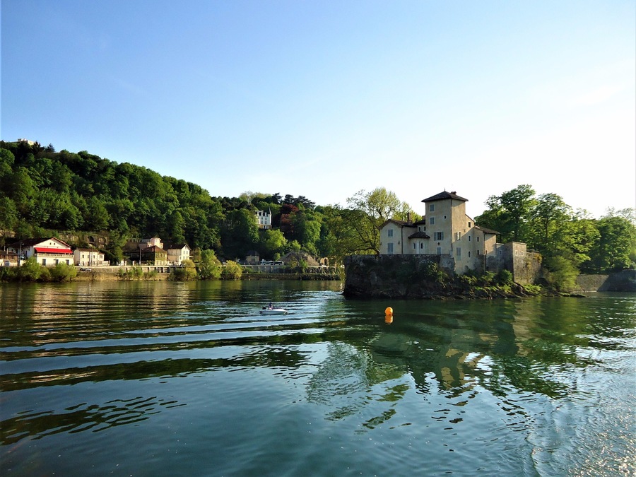 On a River cruise along the Saone we sailed around this lovely island which is inhabited. 
#LifeatExpedia #River #Cruise #Saone #Lyon #France #SaintRambertlileBarbe #BVSBlue #TroveonTuesday