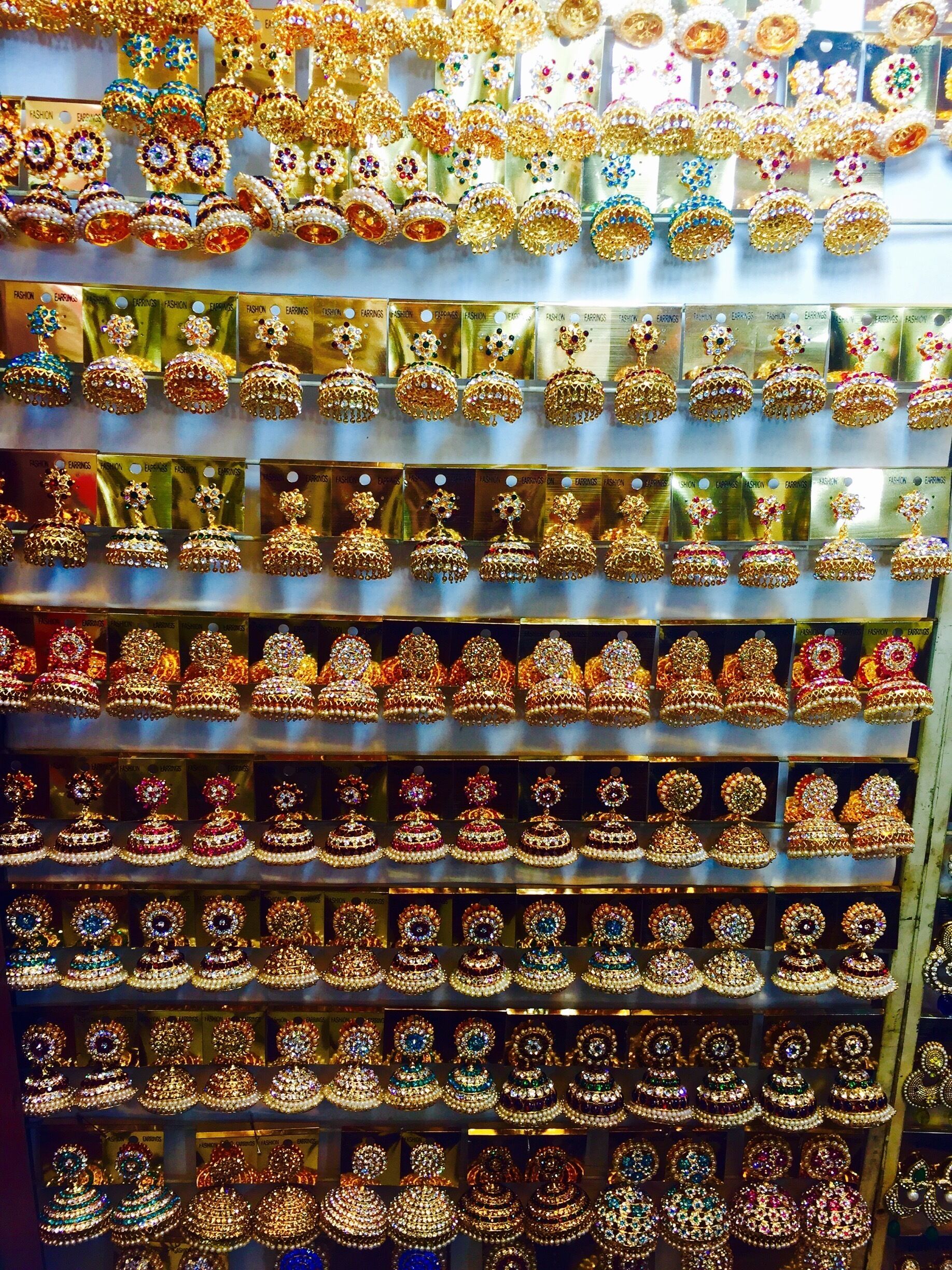 Pondy bazar the quintessential place to shop for anything and everything in Chennai! Clothes, housewares, cosmetic jewellery, shoes, toys, vegetables, fruits, restaurants, flowers...well, just about anything! This was beautiful jewellery sold by a roadside hawker!!!! 