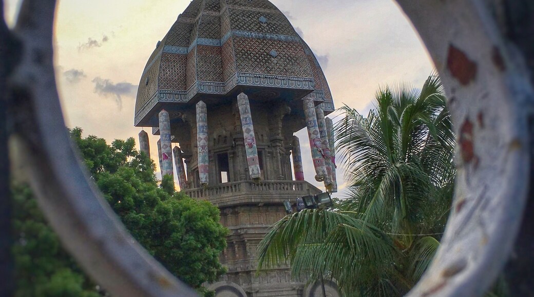 Valluvar Kottam - Monument to remember Thiruvalluvar