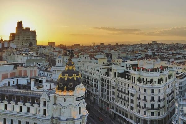 Probably the best place to catch the sunset in Madrid, this rooftop bar provides sweeping views of all key sights in the city.
It costs €4 to go up and it's located very centrally.
Watch out as prices for drinks upstairs are steep.
#lifeatexpedia #merch #sunset #madrid #spain