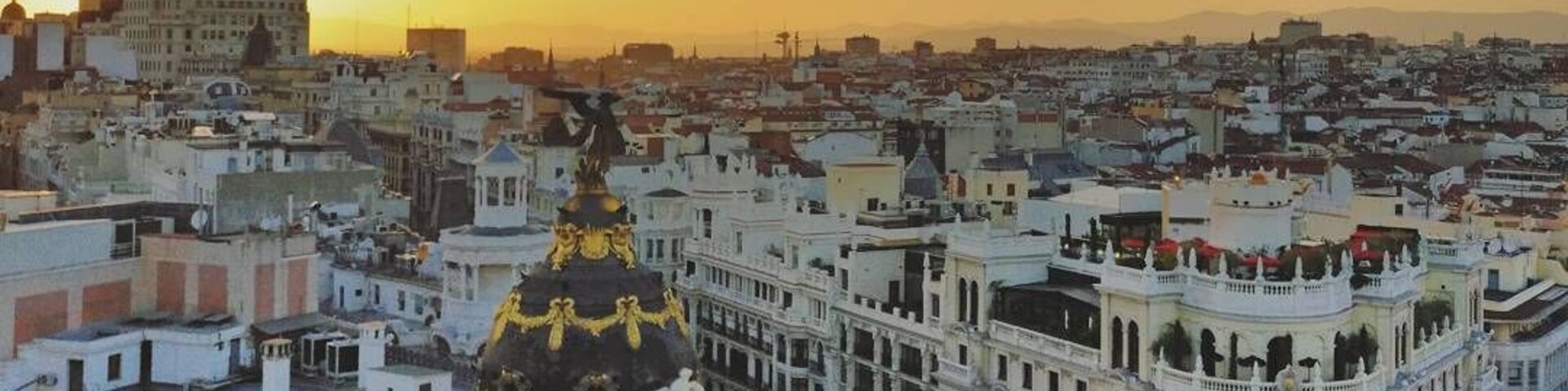 Probably the best place to catch the sunset in Madrid, this rooftop bar provides sweeping views of all key sights in the city.
It costs €4 to go up and it's located very centrally.
Watch out as prices for drinks upstairs are steep.
#lifeatexpedia #merch #sunset #madrid #spain