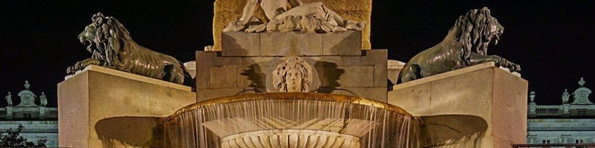 Fountain Reflexes
#swingpiano #ontheroad #architecture #longexposure #photography #fountain #night #nightphotography #reflex #water
