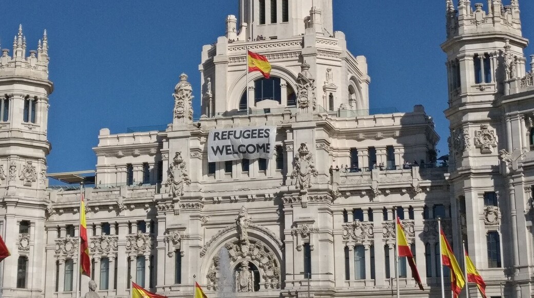 Located in Plaza de Cibeles, the Madrid Town Hall is a must see.
The architecture is stunning and the surrounding area, with green boulevards, a big fountain and chaotic traffic gives it a really unique atmosphere.
#Madrid #Spain #LifeAtExpedia #Merch