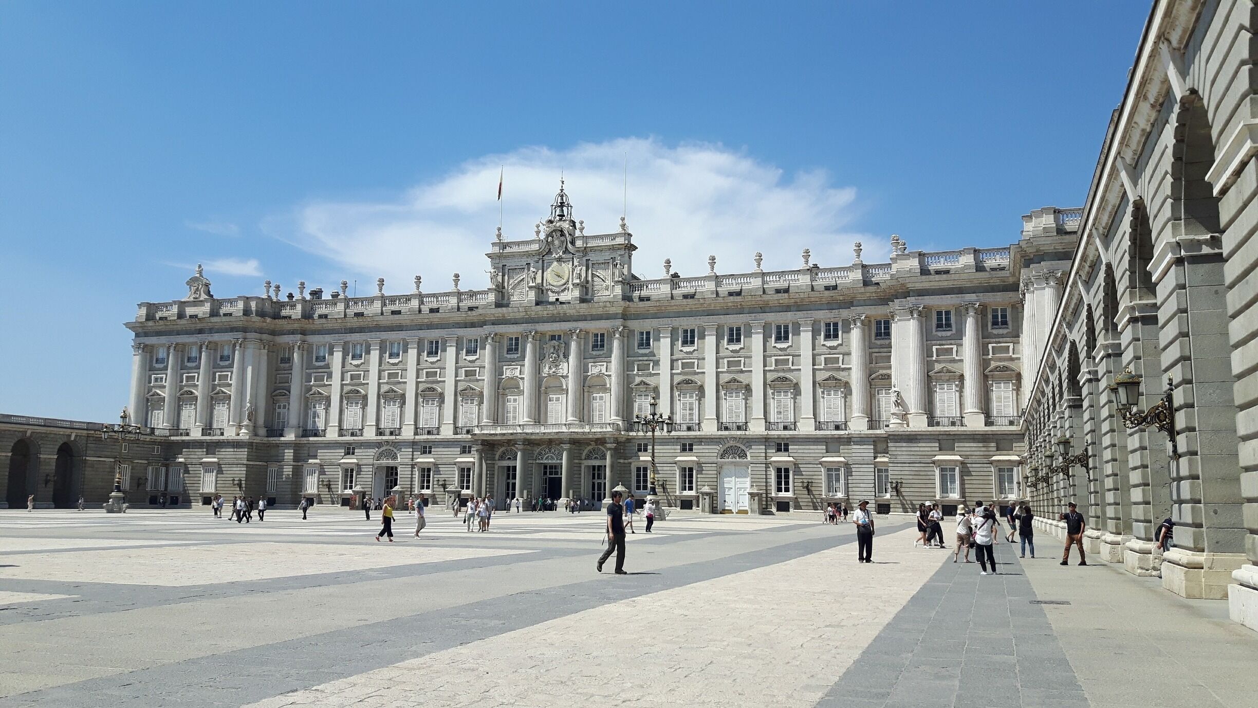 Royal palace ! 
We could not take pictures inside, but it was even more impressive.