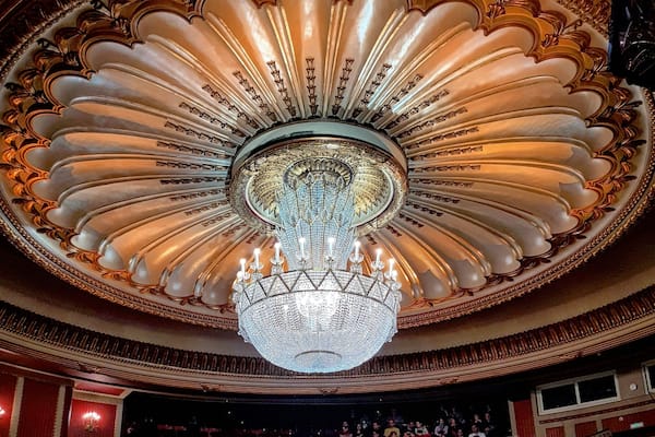 The Lamp
Zarzuela Theater
#swingpiano #culture #architecture #design #trover #photographer #theater #ballet #arts #picoftheday #ontheroad
