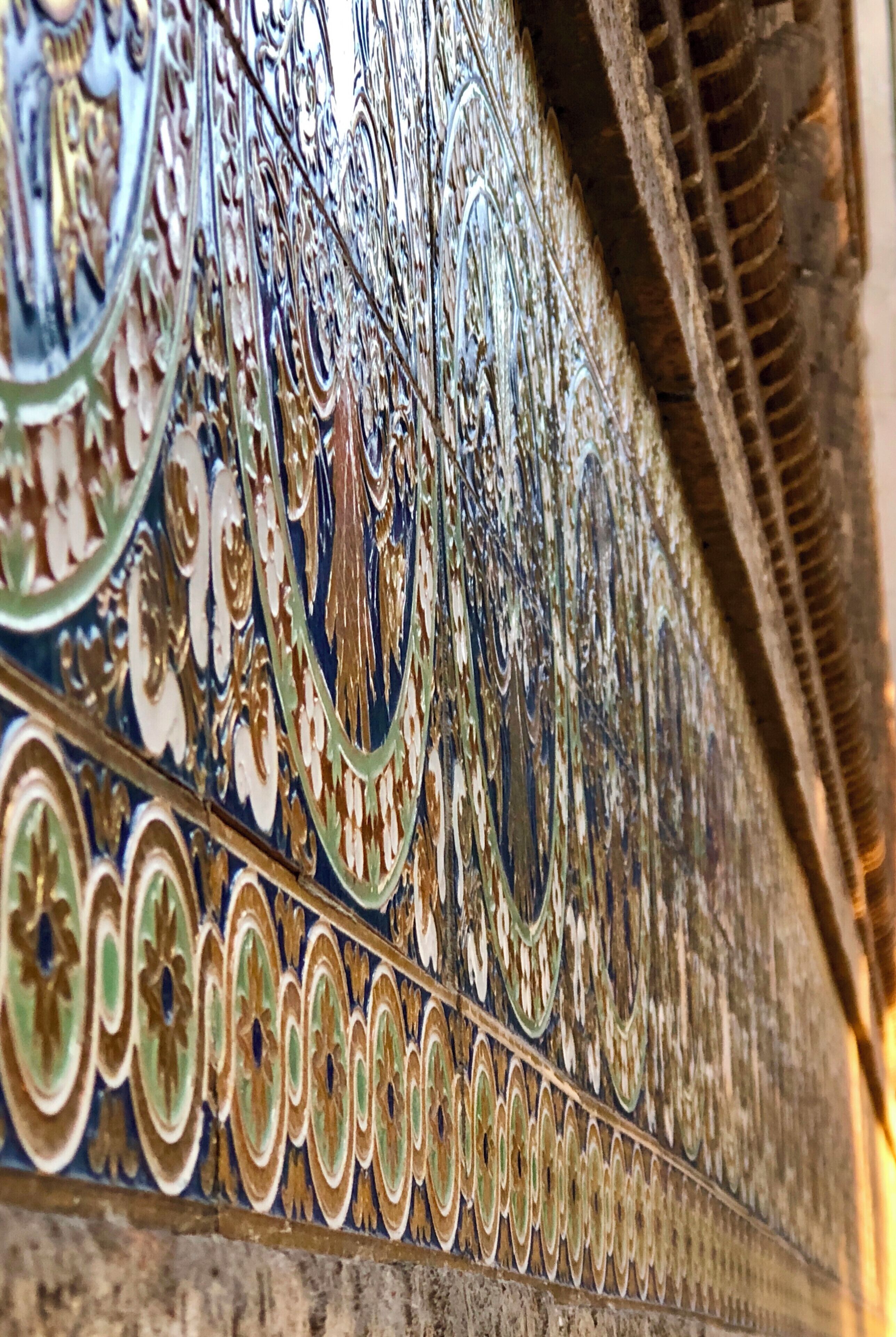 If you are looking for art sightseeing being out-of-sorts just take a hike around Madrid streets and stop at the many house entrances in Salamanca, Retiro, Las Lettras etc and be astonished by the beautiful art work via ceramic tiles - it also gives you an impression about the glorious past of the heart of Spanish language and culture #LifeAtExpedia 