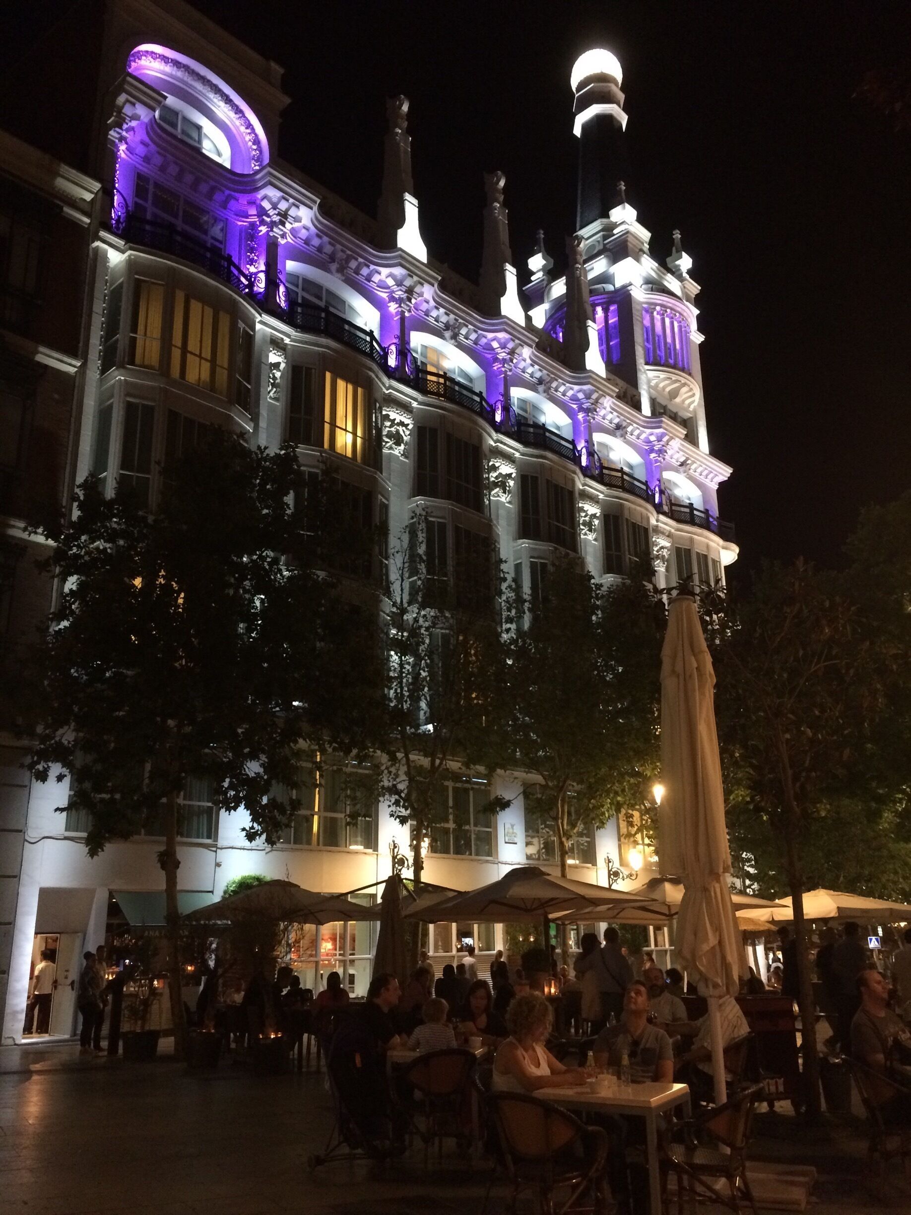 Gorgeous night walking around Madrid! So thankful to be staying in such a gorgeous hotel! #madrid #travel