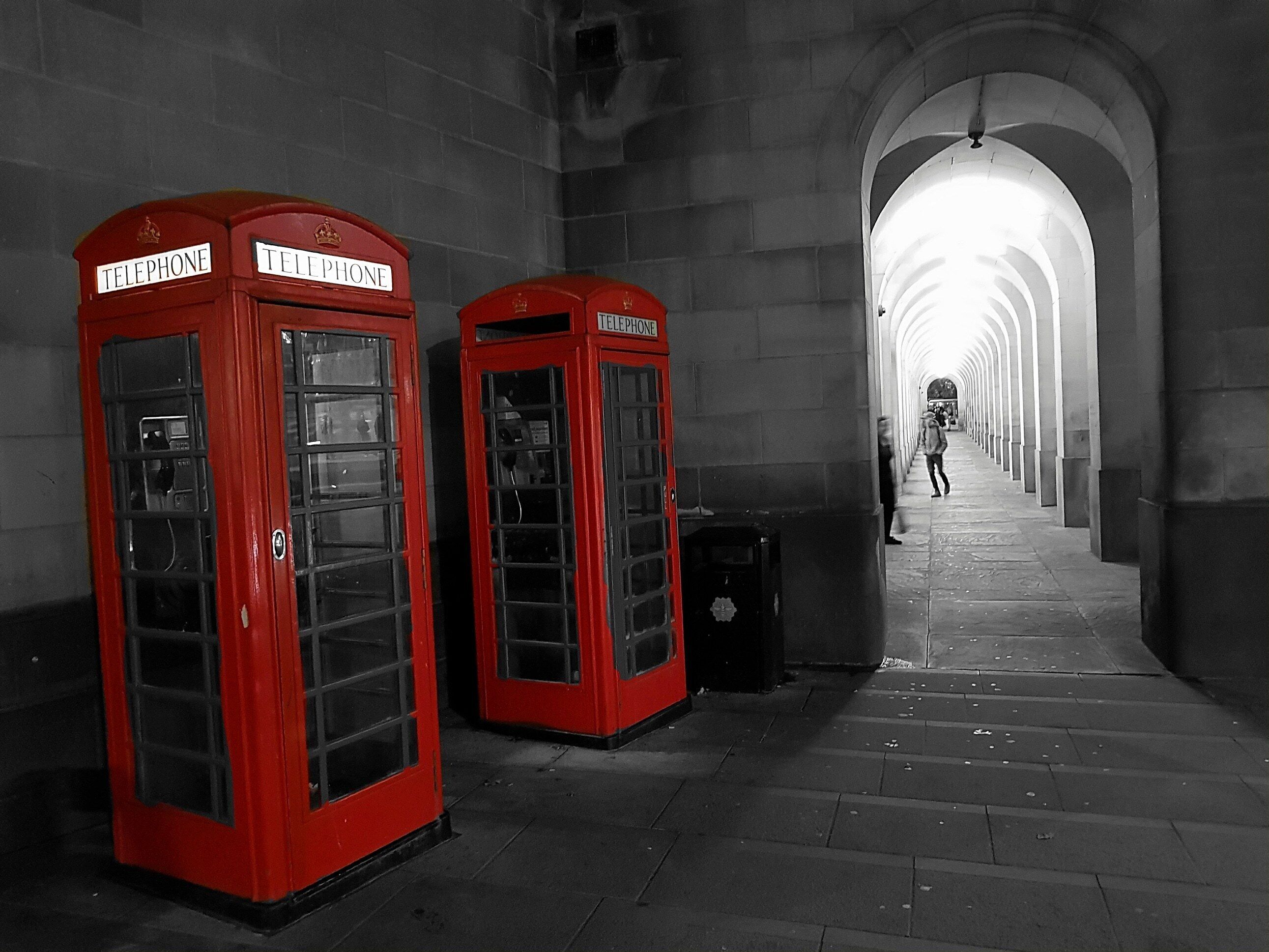 Can't beat an old school telephone box hidden away in a busy part of Manchester. #lifeatexpedia #urbanjungle #red #uk #citybreak #manchester 