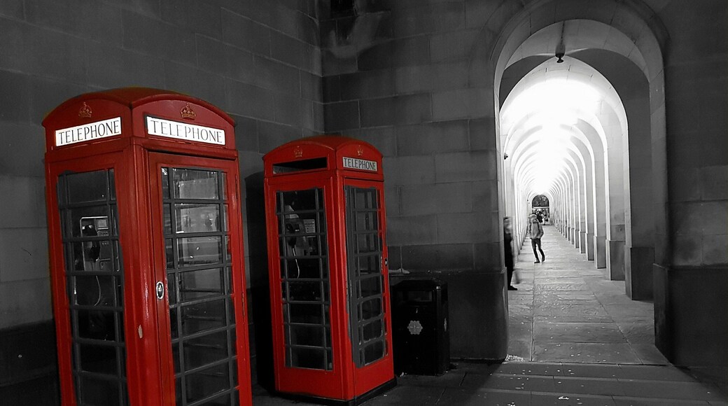 Can't beat an old school telephone box hidden away in a busy part of Manchester. #lifeatexpedia #urbanjungle #red #uk #citybreak #manchester
