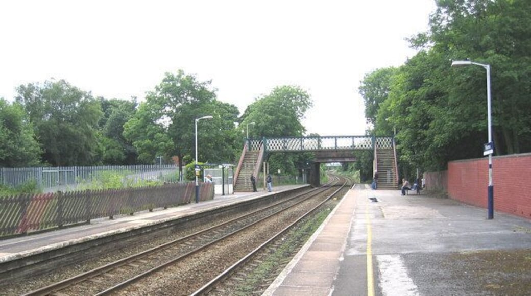 Flixton Station The original station buildings, which were converted to a pub/restaurant, were gutted by fire. Nothing remains of them.
