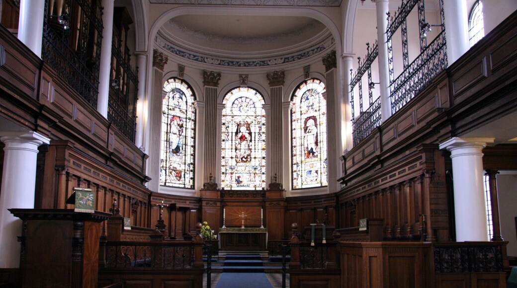 The interior of St Ann's Church. Small compared to the cathedral, but bright and deceptively big.
https://www.stannsmanchester.com/