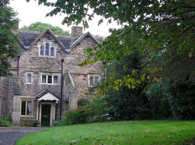 Alder House This house used to be the local baby clinic, but is now once again a private residence.