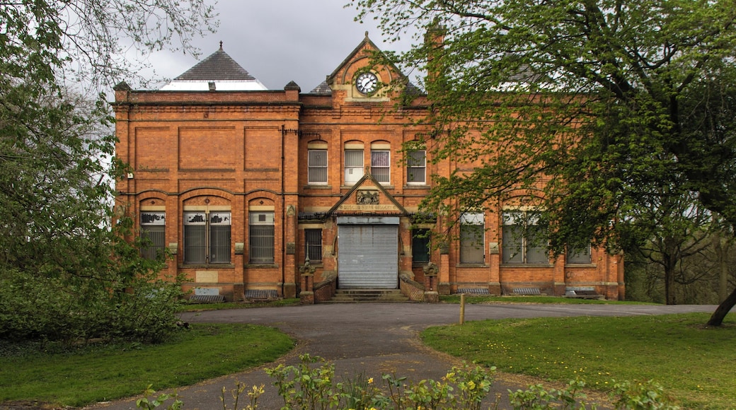 Queens Park. The museum and art gallery in Queens Park. This buildings interior doubled as an art gallery in the Sherlock Holmes episode "The Master Blackmailer" (1992)