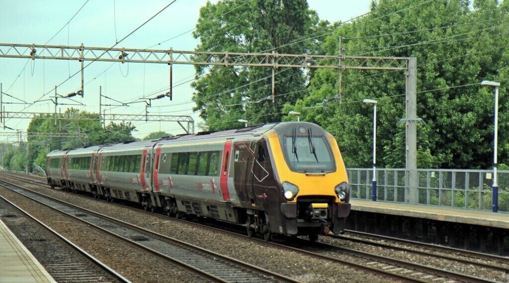 Cross Country Class 220, 220027, Levenshulme railway station