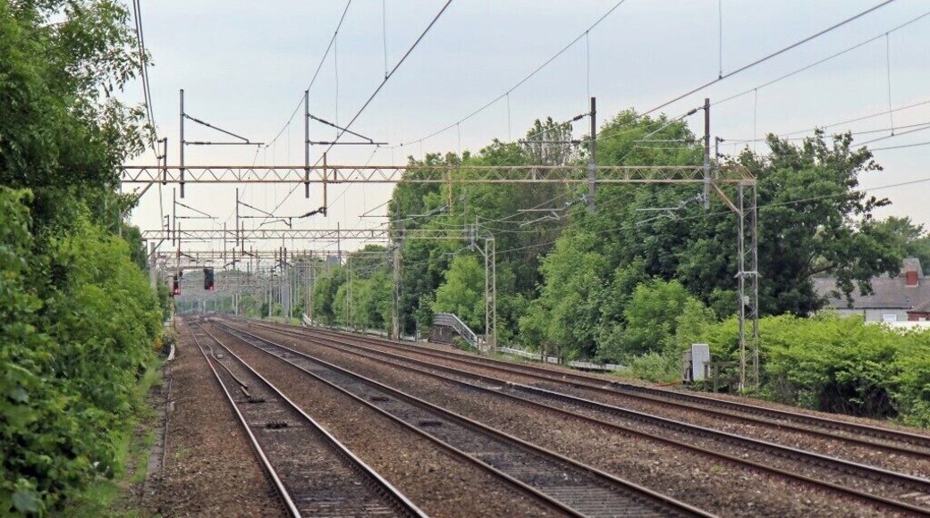 Looking north, Levenshulme railway station