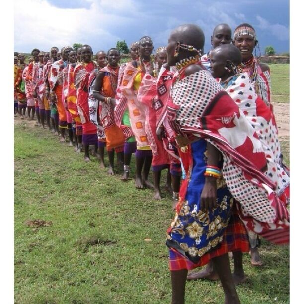 The Masai Mara women dancing