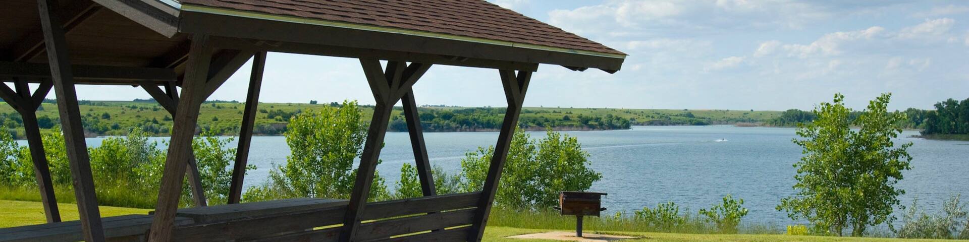 McCook showing a park and a lake or waterhole
