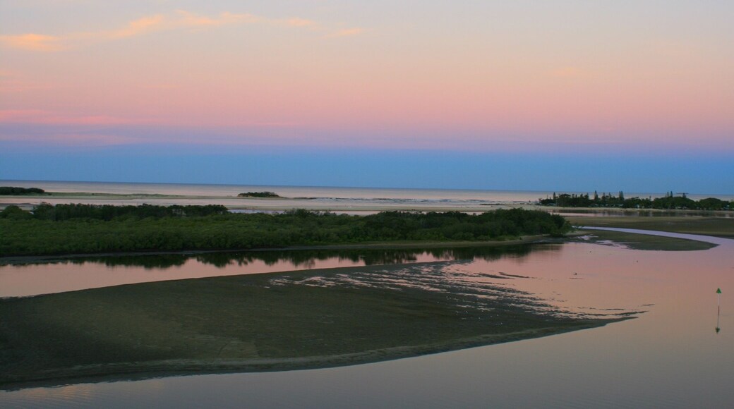 Sunset over the Maroochy river looking out to sea. Always beautiful. #weekendgetaway #colorful