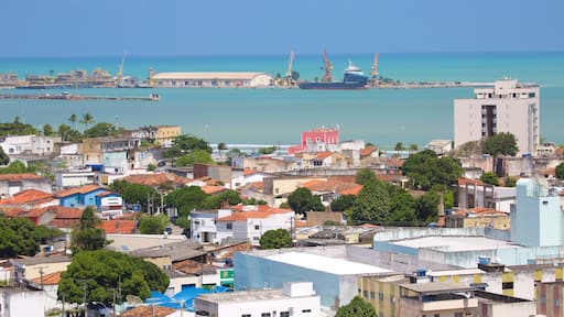 Maceió ofreciendo elementos industriales, una ciudad costera y vistas generales de la costa