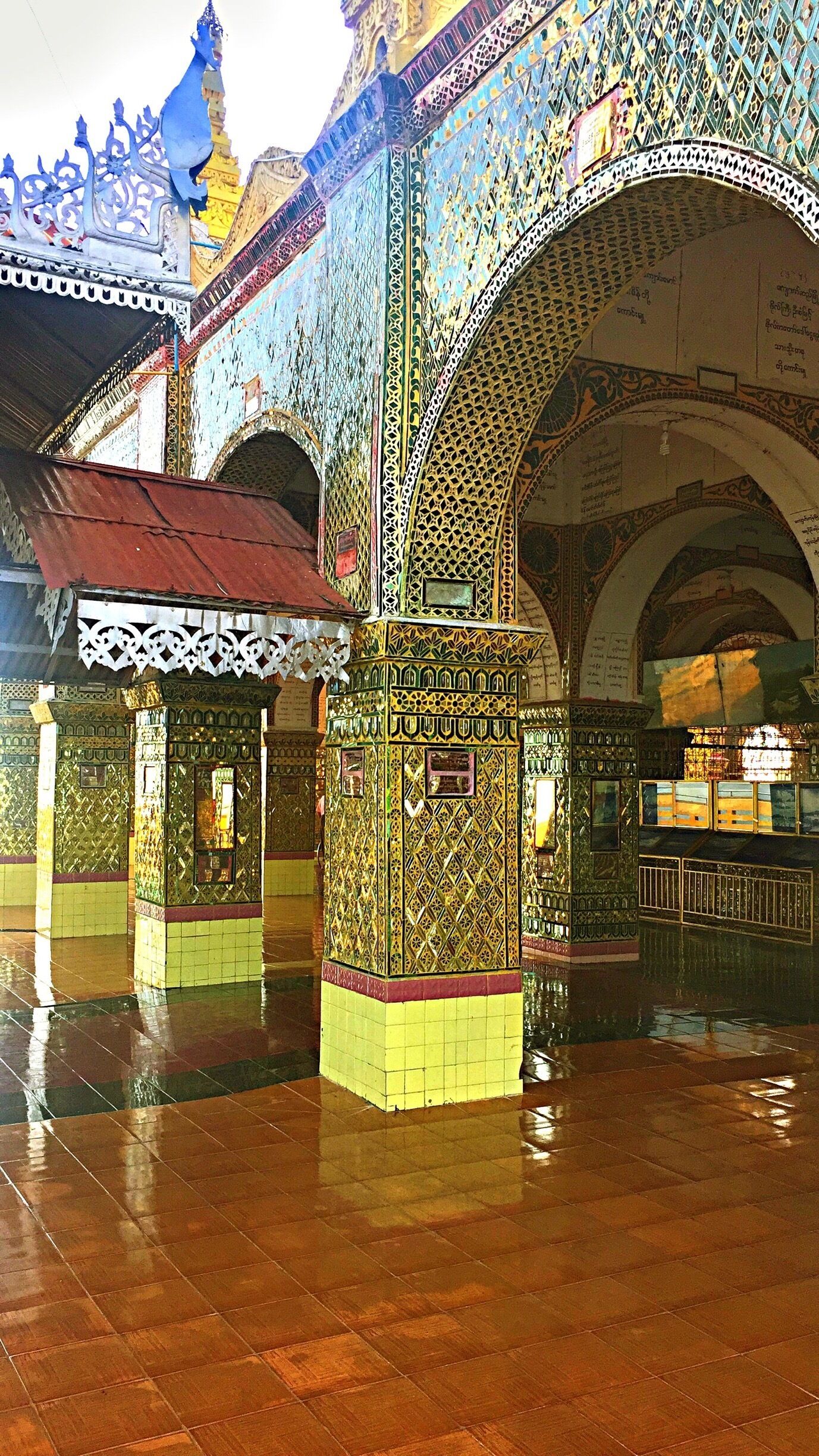 The Parts Of Building , so the architecture with artworks . 