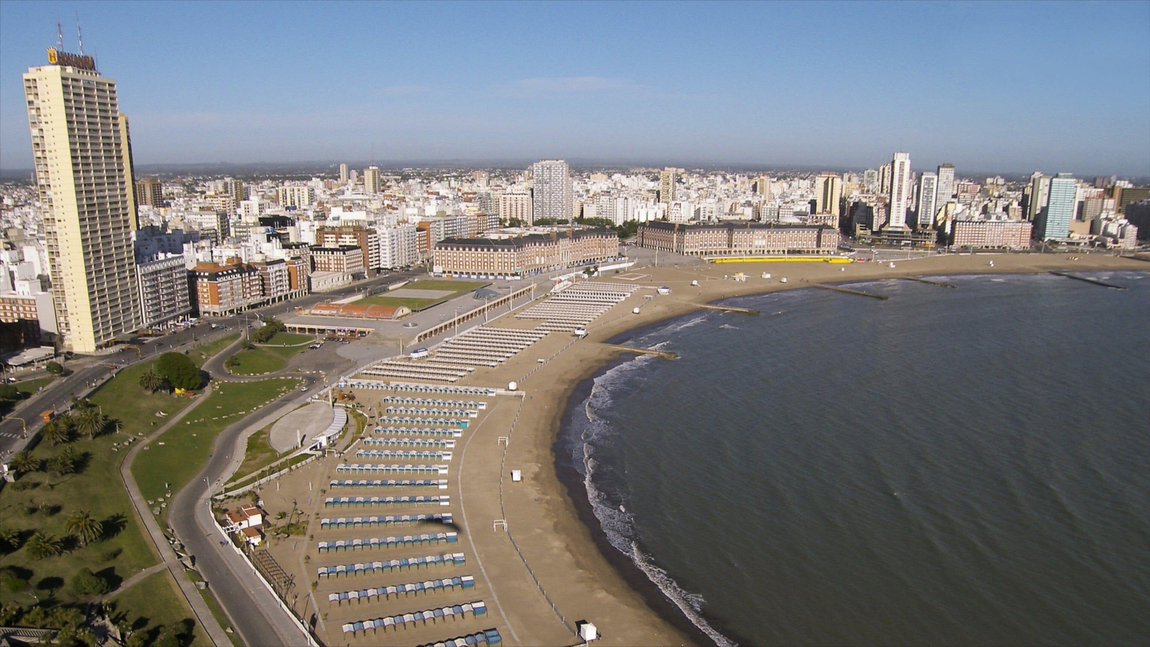 <h2>Top places to stay near the water</h2>