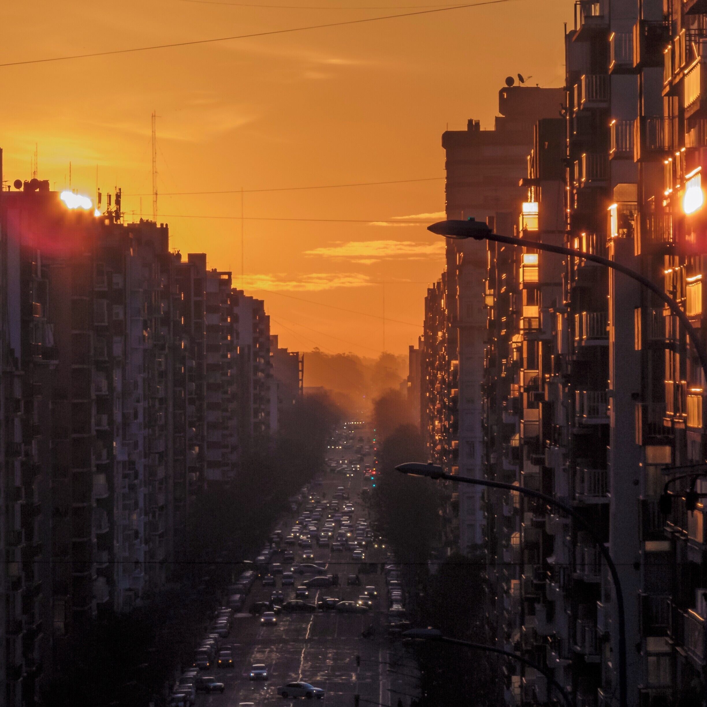 The hill in which ends Colon's avenue makes it a beautiful spot to wait for the sunset