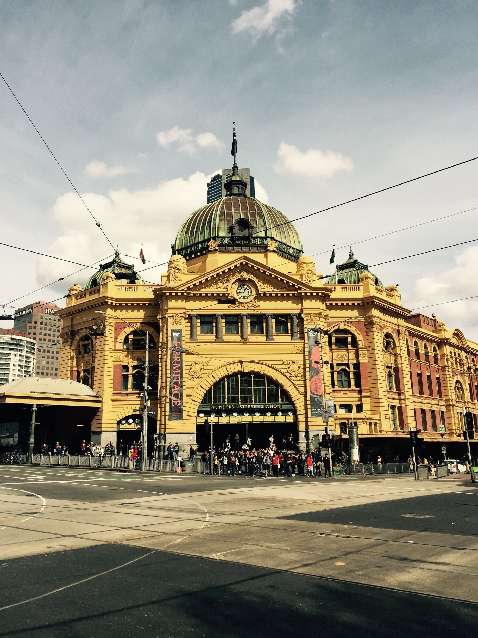 Such a gorgeous old building. Love this train station #melbourne #domelbourne #hometime #flinderstreet 