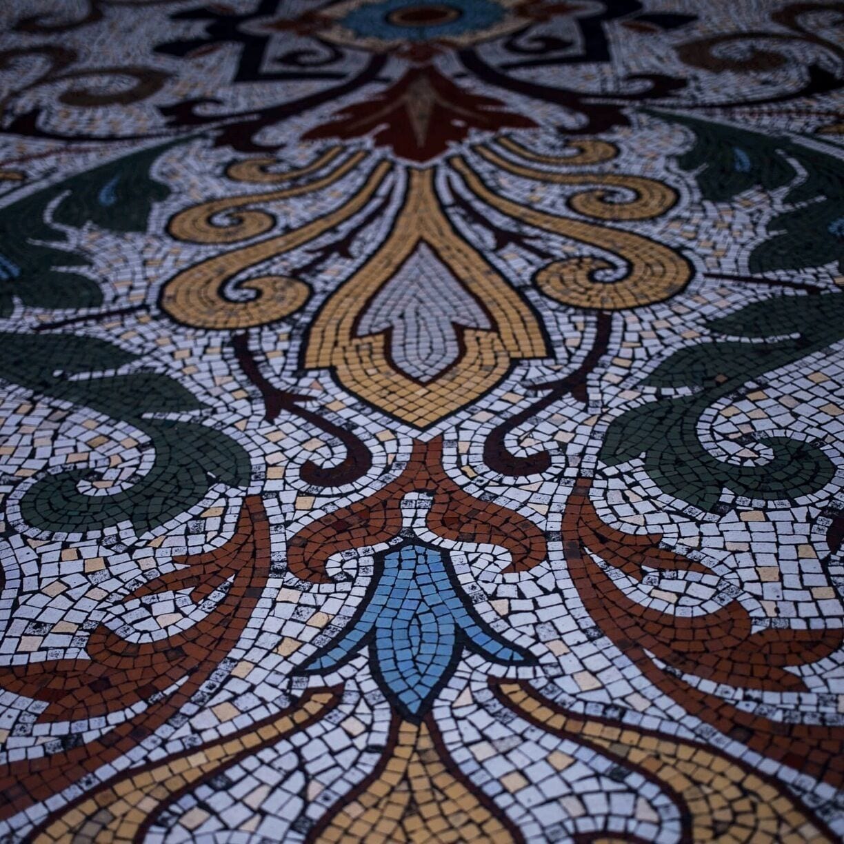 Gorgeous Victorian era arcade in Melbourne, love the mosaic tiles! 