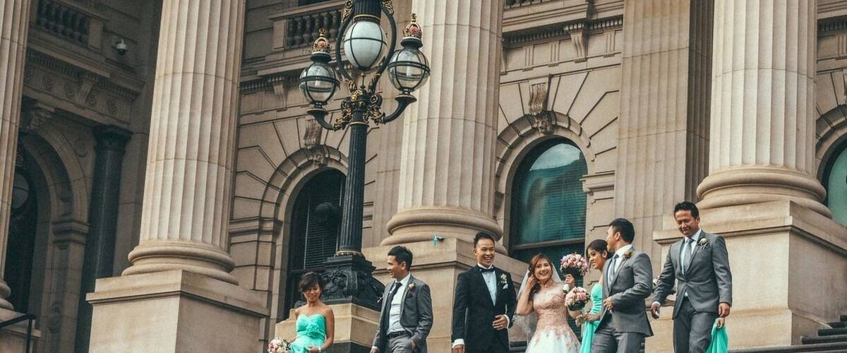 Visited the Parliament House for a tour and chanced upon a wedding entourage on the steps taking a photoshoot. I couldn't help but snapped a shot myself!
Public tours of Parliament are conducted at 9.30 am, 10.30 am, 11.30 am, 1.00 pm (Express Tour), 1.30 pm, 2.30 pm , 3.30 pm and 4.00 pm (Express Tour) on weekdays (excluding public holidays) when Parliament is not sitting.