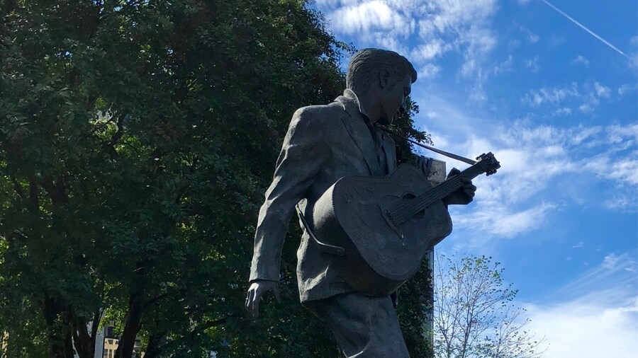Elvis statue on Beale Street in Memphis.