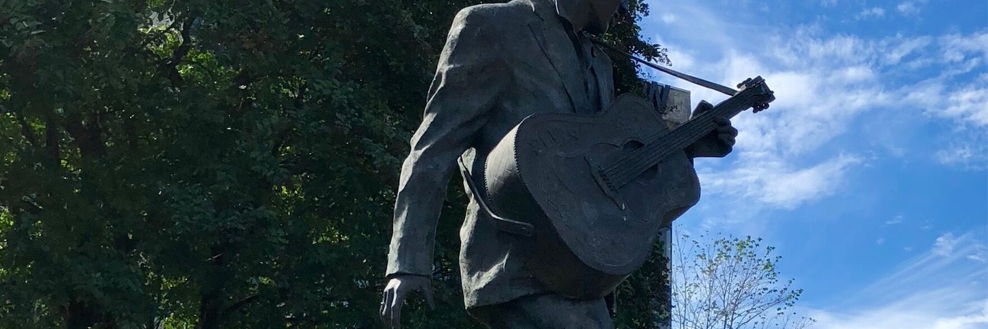 Elvis statue on Beale Street in Memphis. 
(Oct 18)
#Memphis #Elvis