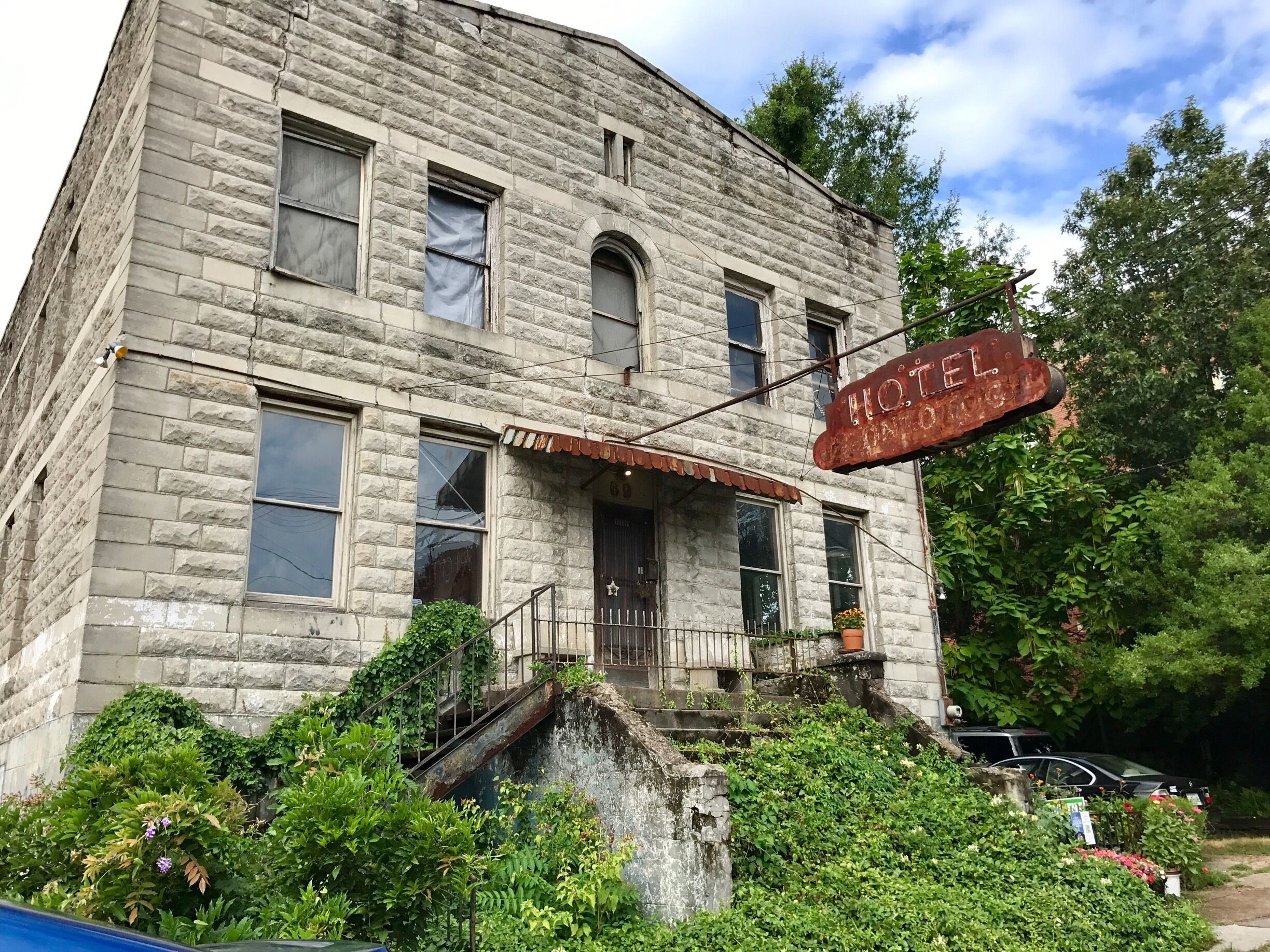 The abandoned yet awesome Pontotoc Hotel in Memphis, TN