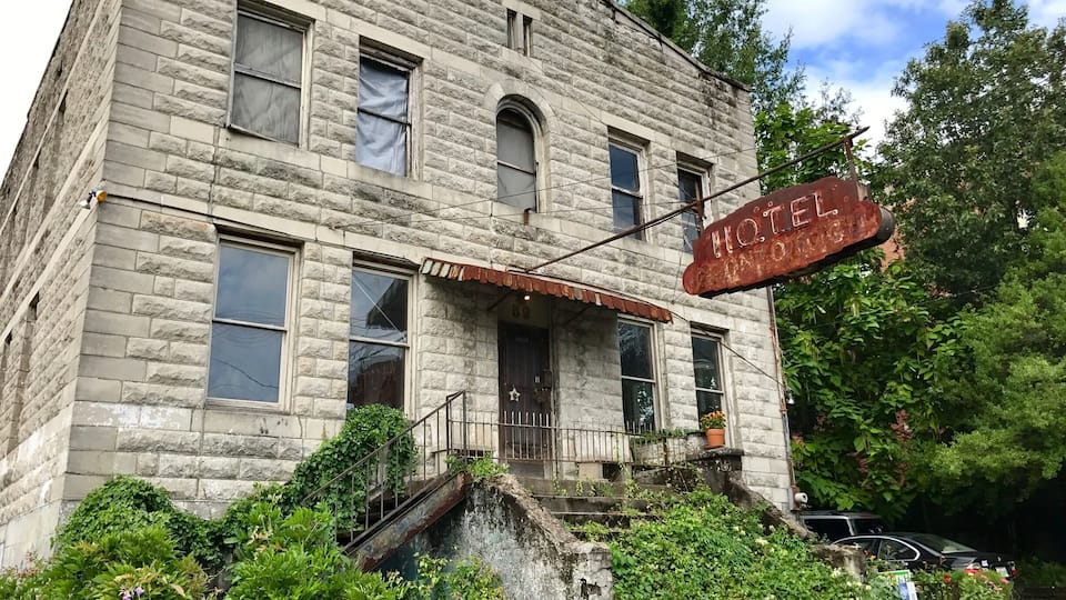 The abandoned yet awesome Pontotoc Hotel in Memphis, TN