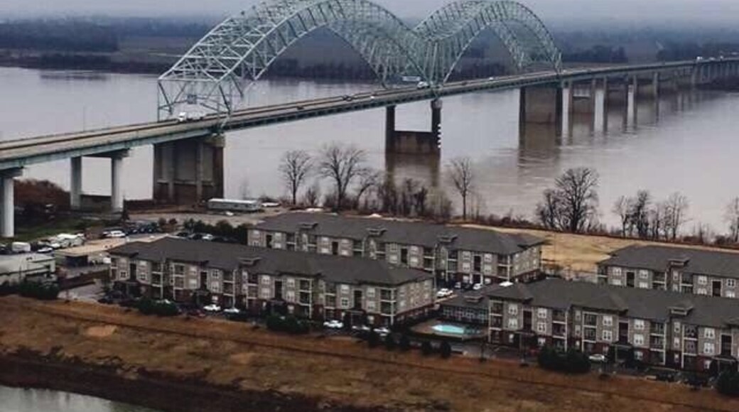 This is the view from the top of the pyramid. I think the picture could be better on a better day (weather/season).