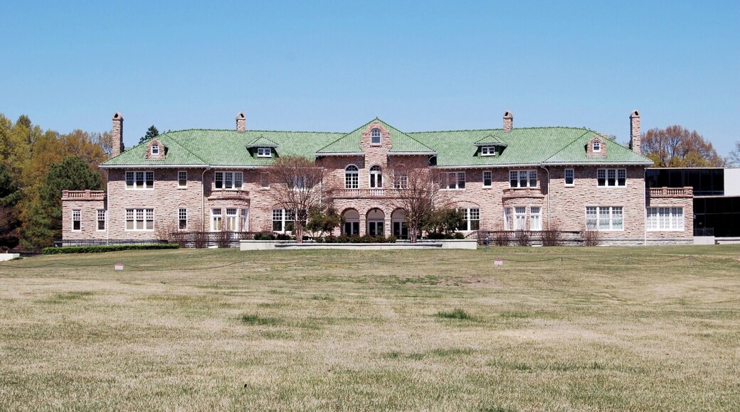 The Pink Palace Musuem and Planetarium located in Memphis, Tenn. It was originally owned by Clarence Saunders the owner of the Piggly Wiggly. He started construction on the home in 1922 but later sold it to the City of Memphis. The museum contains many exhibits detailing the history of Memphis.