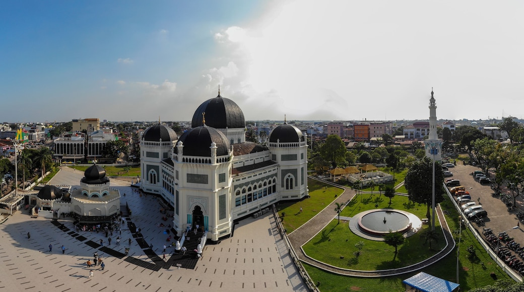 Masjid Besar Medan (Masjid Raya Al Mashun) Medan, Indonesia with blue sky and landscape