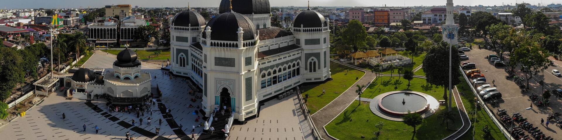 Masjid Besar Medan (Masjid Raya Al Mashun) Medan, Indonesia with blue sky and landscape