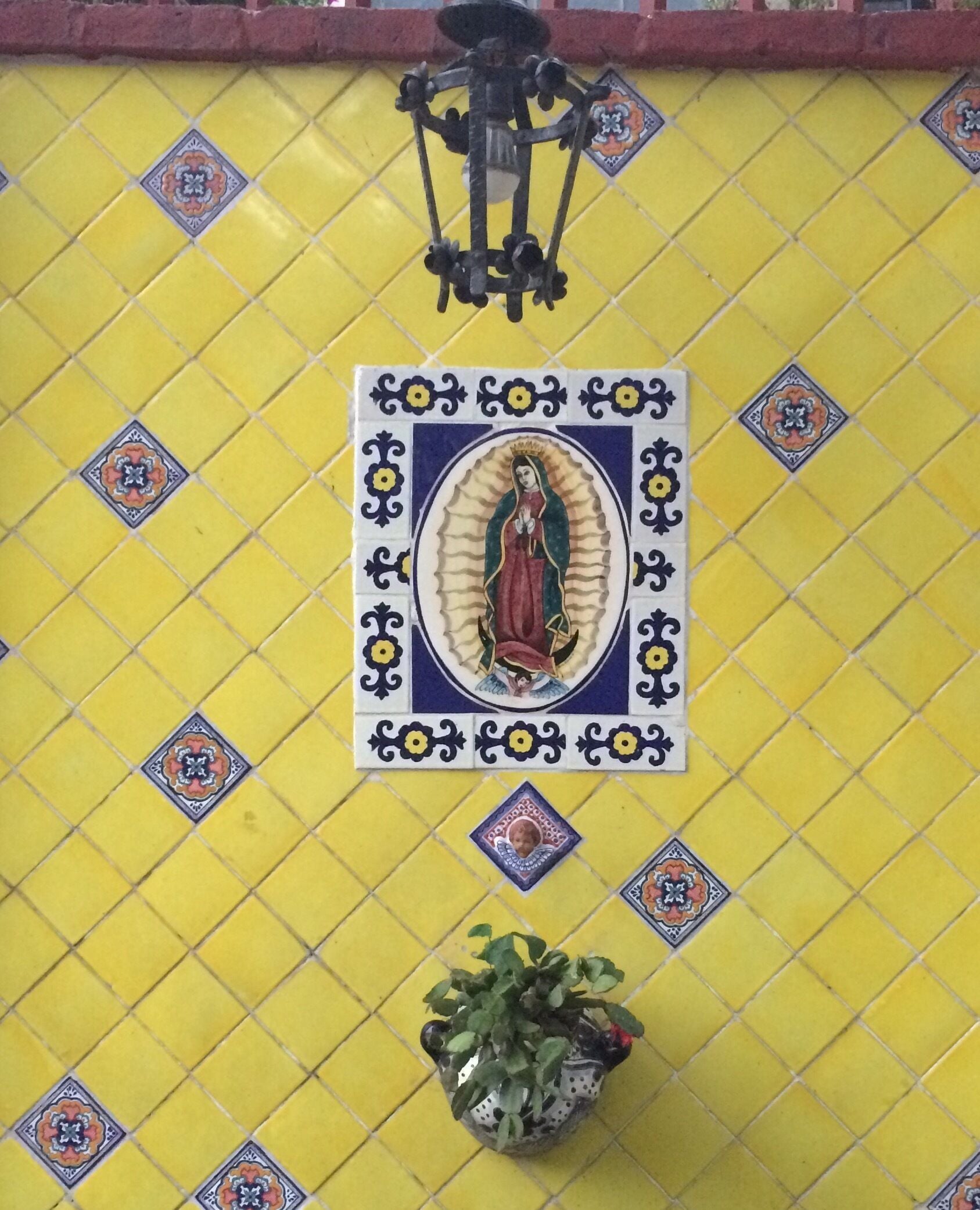 a mosaic virgin in a house facade

Find more in my «HolyList»

#outdoors #religion #devotion #tradition #travel #troveon #mexico #virgin #altar
