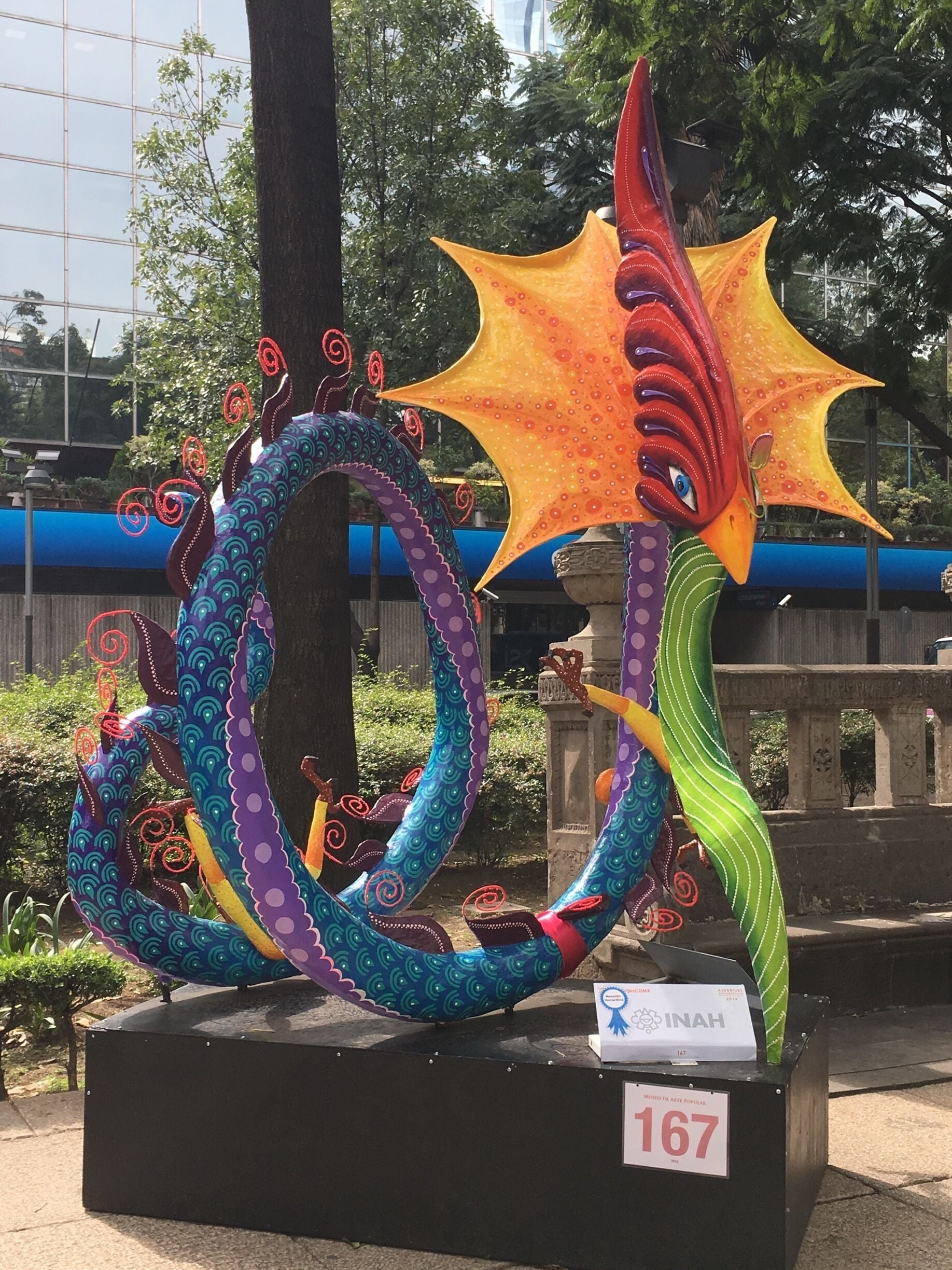 Interesting art is found constantly in the Paseo de la Reforma avenue #LikeaLocal photo contest #MexicoCity #TLoTravel 