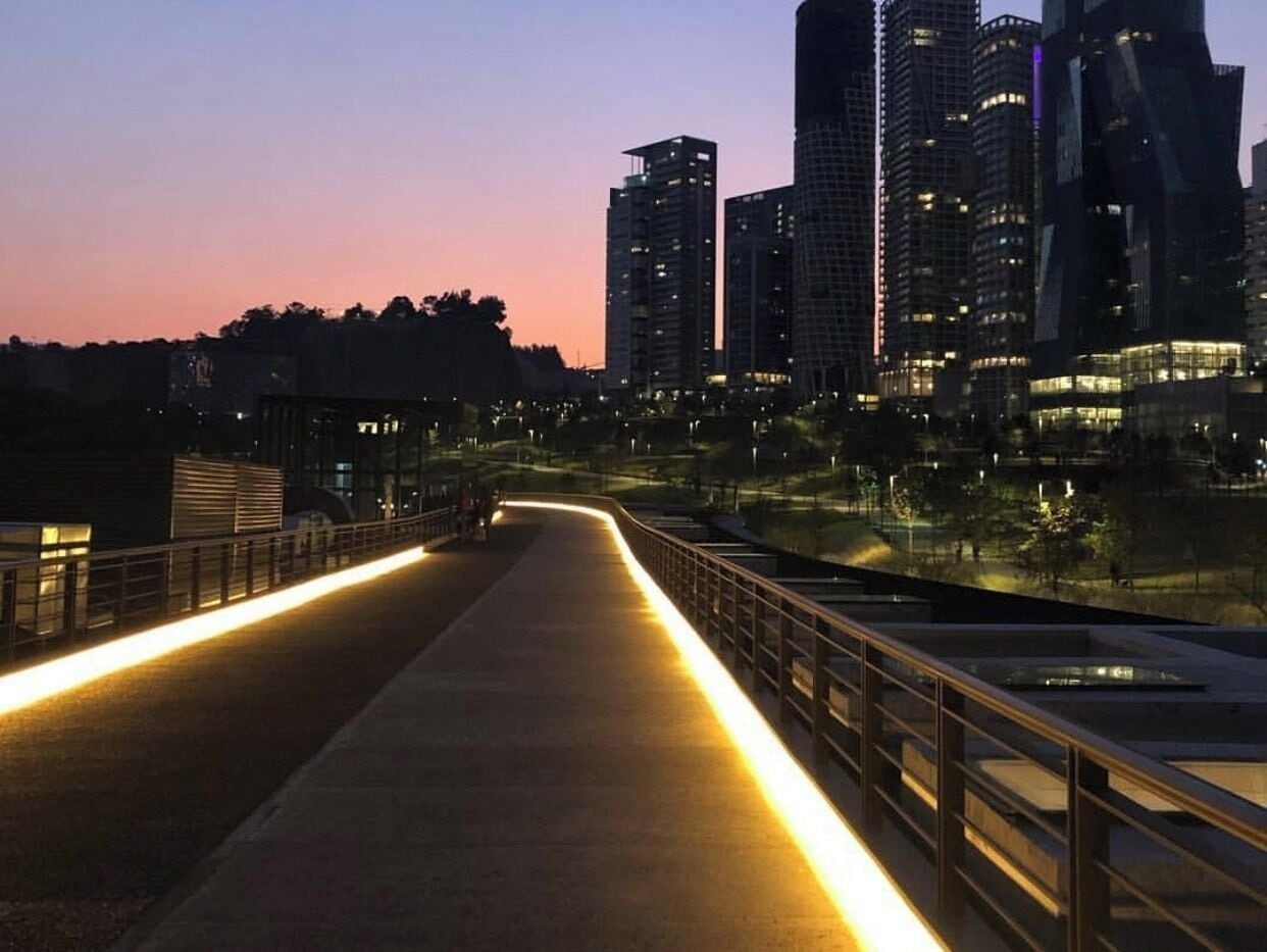 #OnTheRoad #lifeatexpedia #mexico #Culture

Here I was with my love in the road to have an amazing night, feel relaxed and enjoy the beauty of my city.