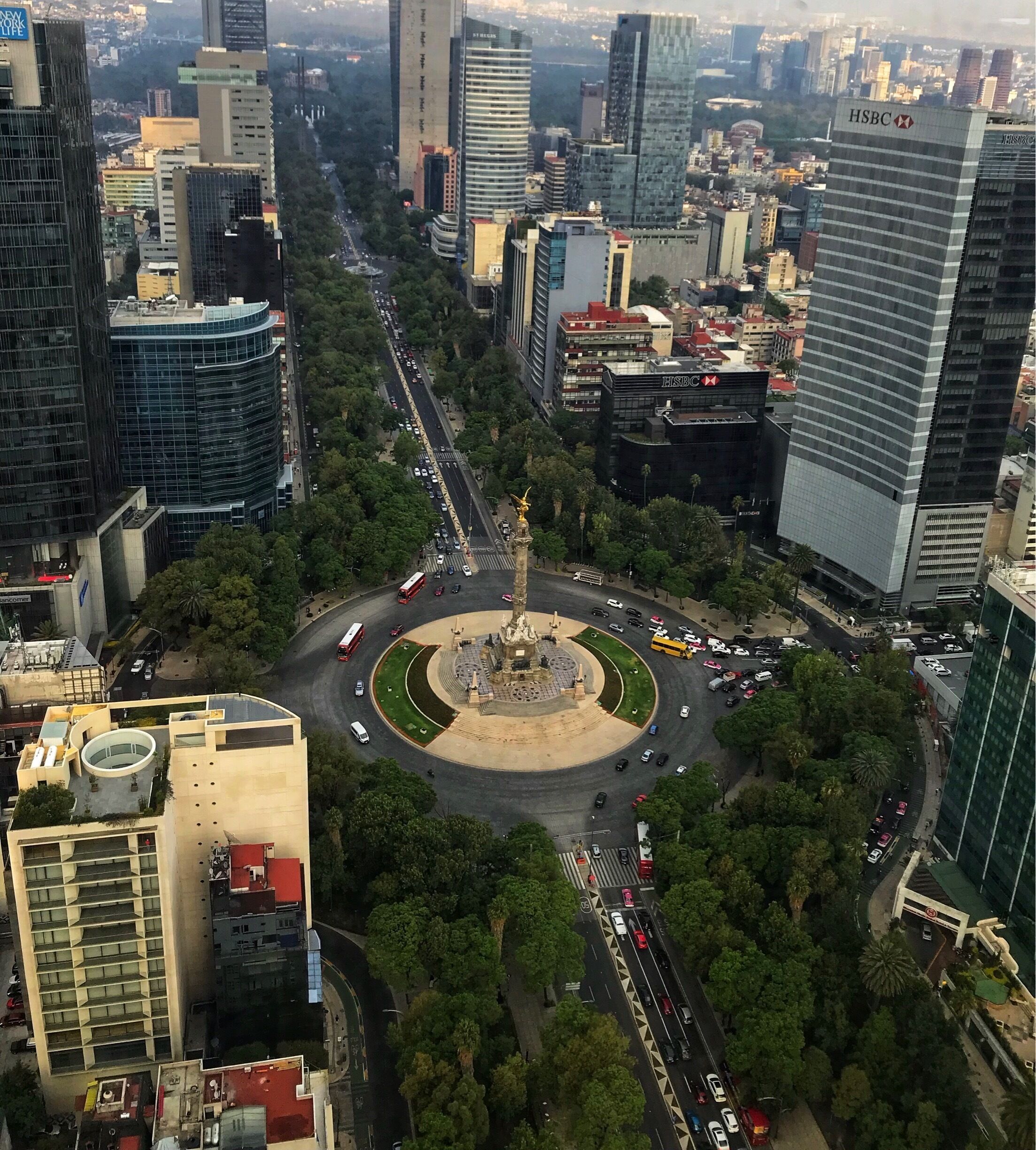 Walk through all Reforma Avenue to enjoy this city #LifeAtExpedia #cdmx #mexicocity #weloveourmarkets #tlotravel
