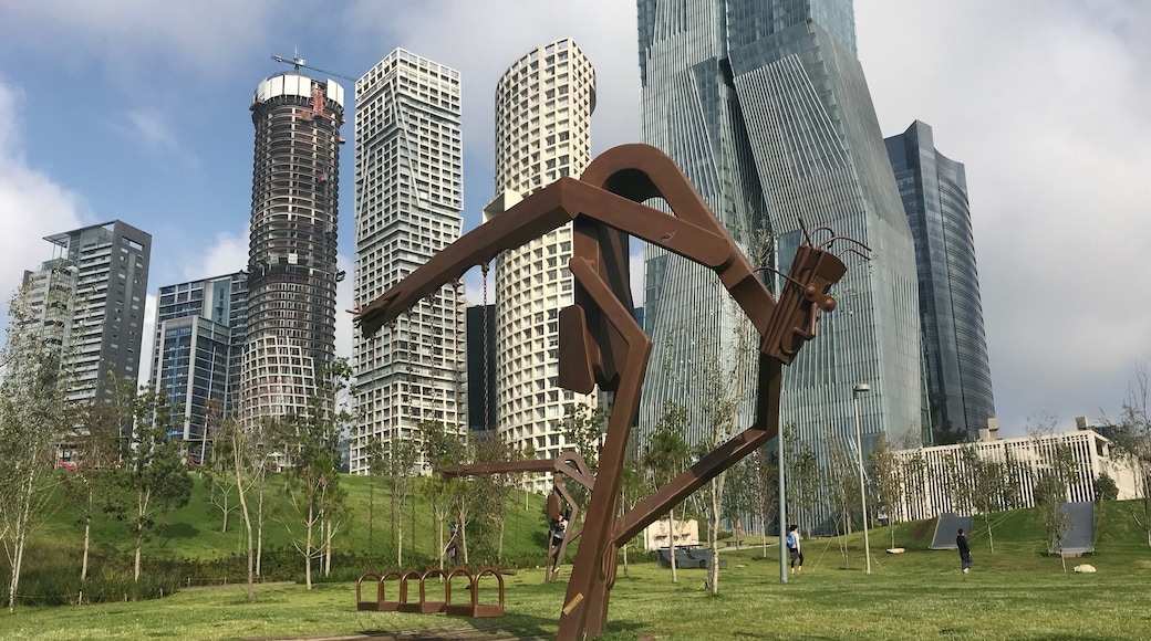 La Mexicana Park located in the upscale district of Santa Fe, has to be one of the most beautiful parks of Mexico City. Although lacking the traditional Mexican atmosphere, it certainly showcases the modern and prosperous face of Mexico