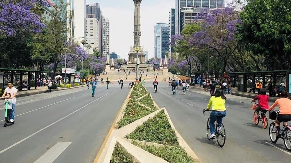 #OnTheRoad #lifeatexpedia #LoveOurMarkets #latam #lovemymexico #Culture
Sunday in my beautiful city enjoying weekend, people riding bicycles and with the view of The Angel of Independence.