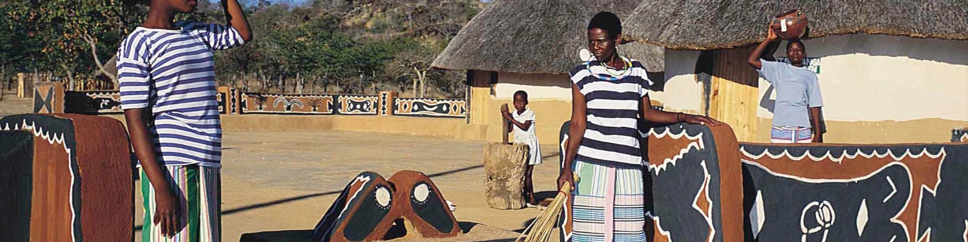 Musina showing art, a small town or village and outdoor art