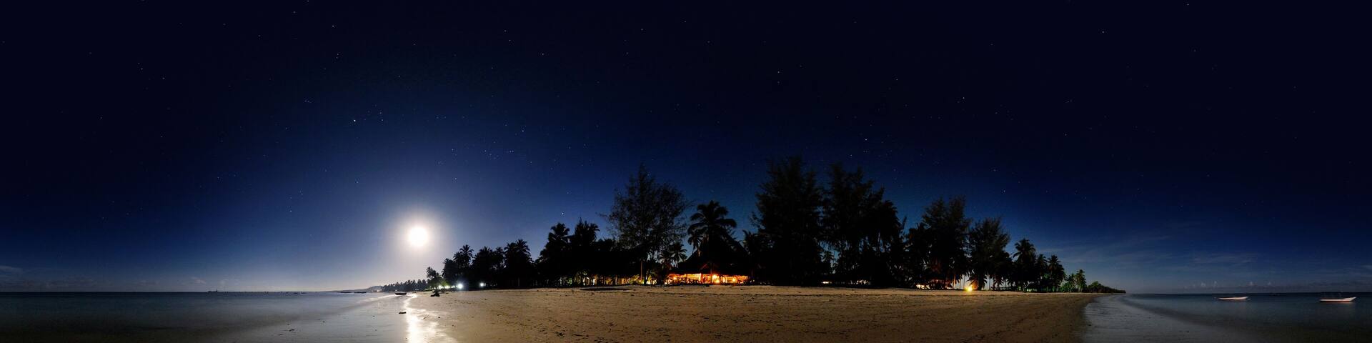 Moon rising, Kilindoni, Mafia Island, Tanzania
