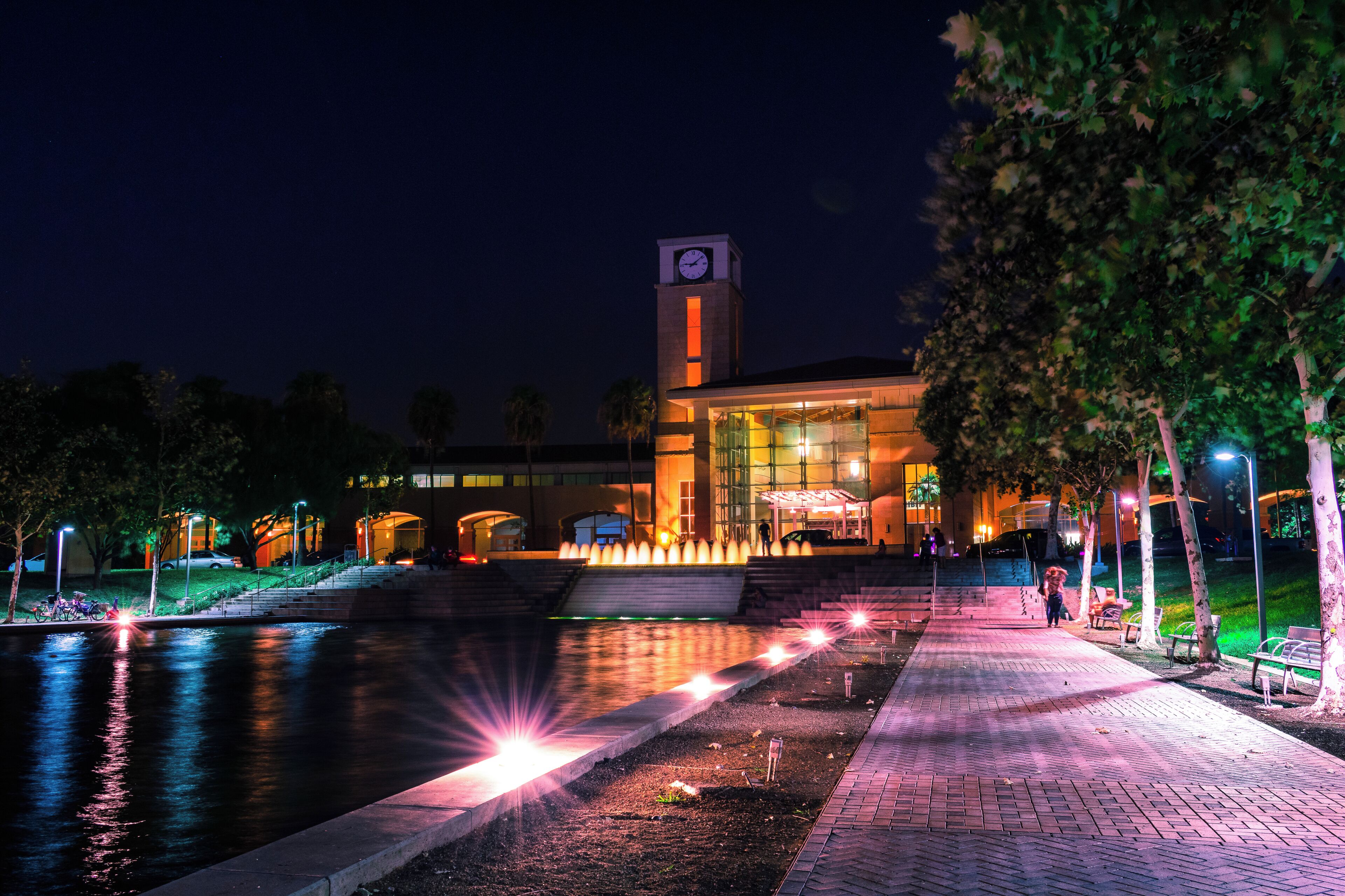 Didn't expect these awesome colors at night! #LikeALocal 