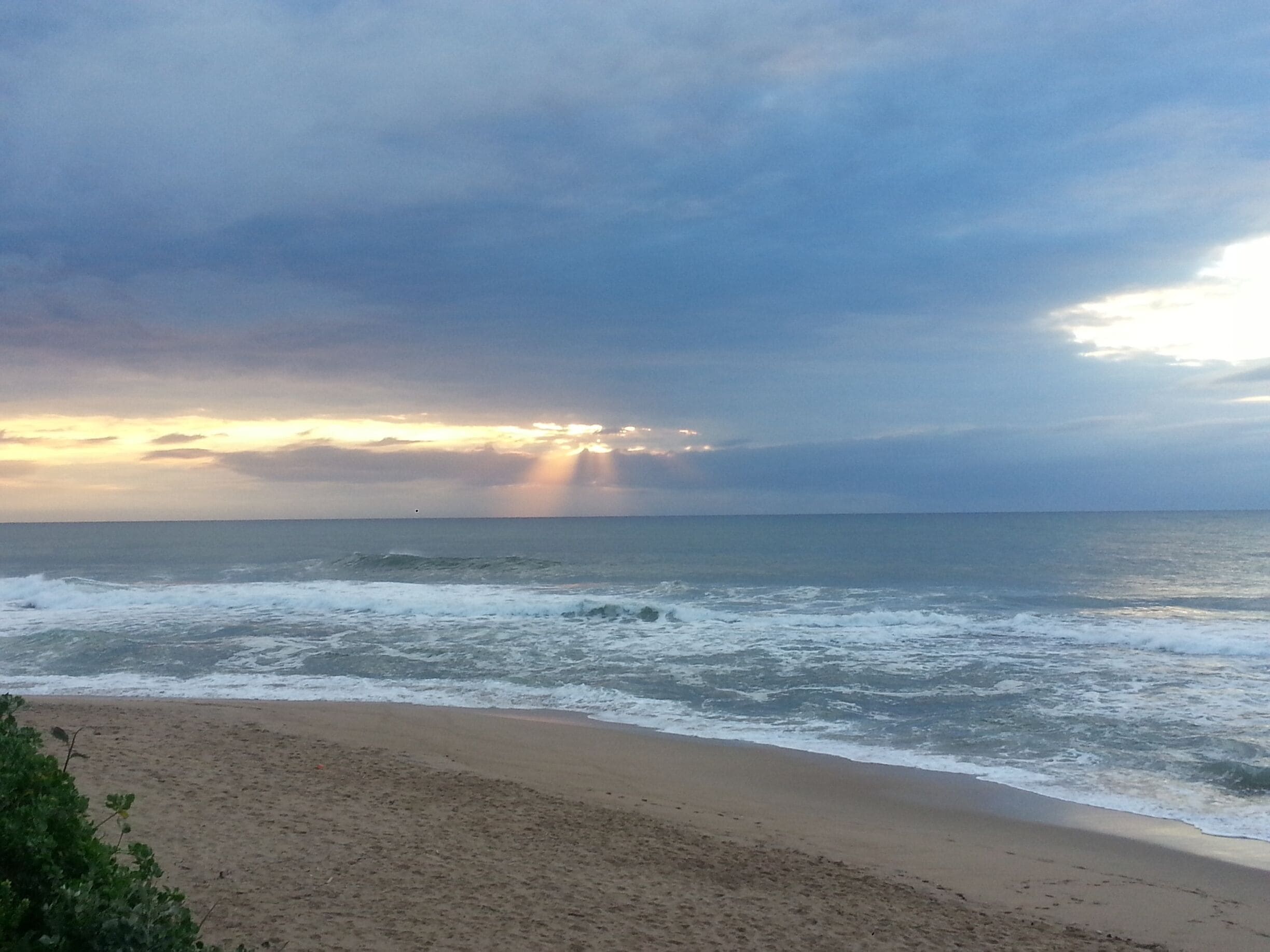 #localgem secluded beach. Within walking distance down the beach of Shelley beach ski boat club. Can sit and watch the sunrise, and ski boats launching from here. 